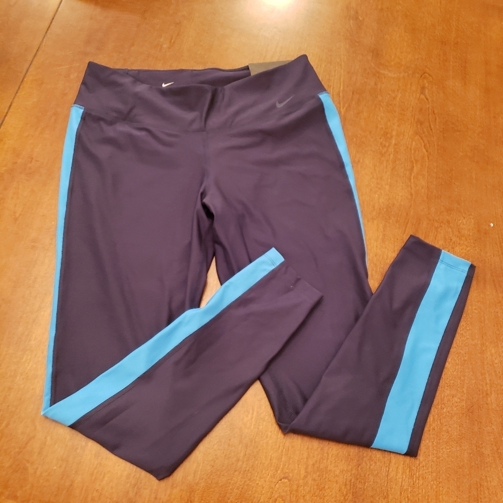 NWT Nike training leggings Size L